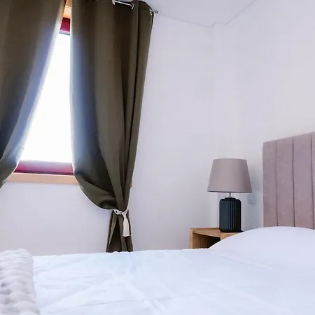 Spacious In Downtown *